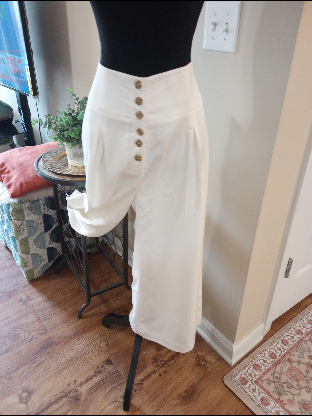 Gianni Bini White Button-Front Wide Leg Ankle Pants